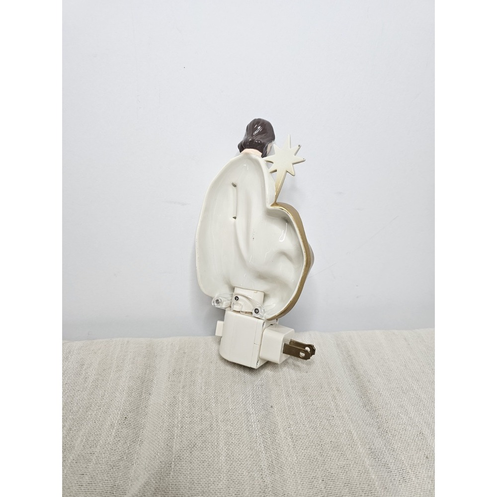 Nativity Plug In Night Light - Picture 3 of 3